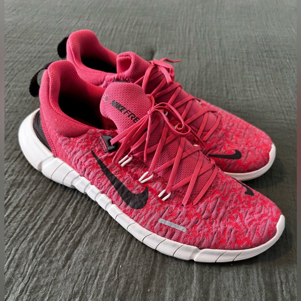 Nike Free Women's Pink Running Shoes - Picture 6 of 7